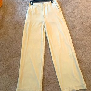 Brand new Polo Ralph Lauren Women’s Cream velvet pants.  Size 4.    2022 season